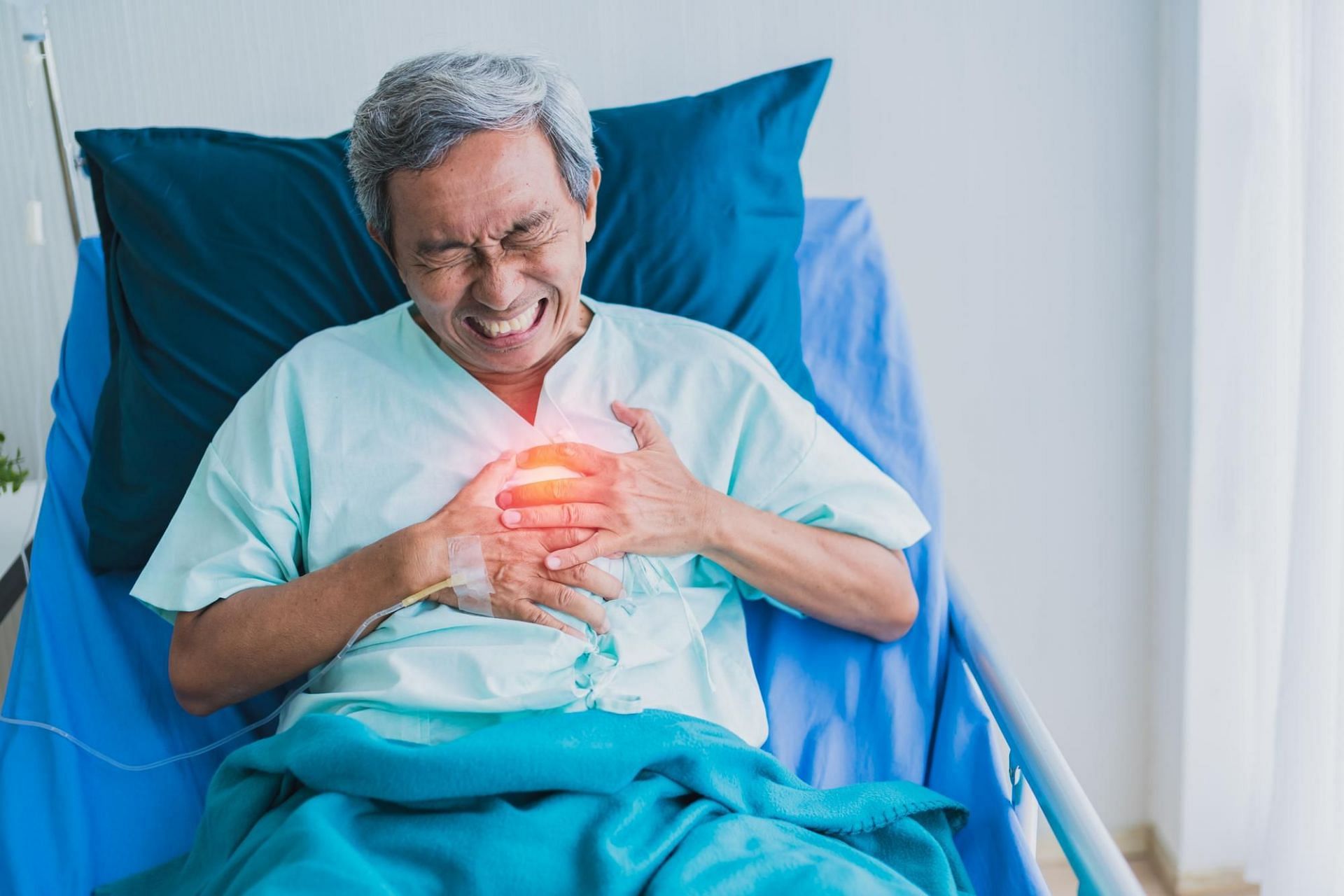 You can have a future heart attack because of chest pain when breathing (Image by Lifestylememory on Freepik)